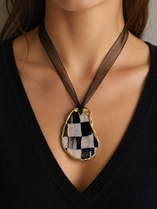 Hand Crafted Jewelry - Courtly Check Oyster Shell
Necklace Adjustable Black White